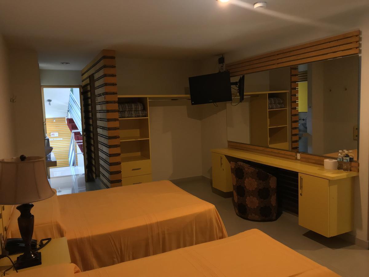 Palacio Rojo Hotel Familiar 莫雷利亚 外观 照片