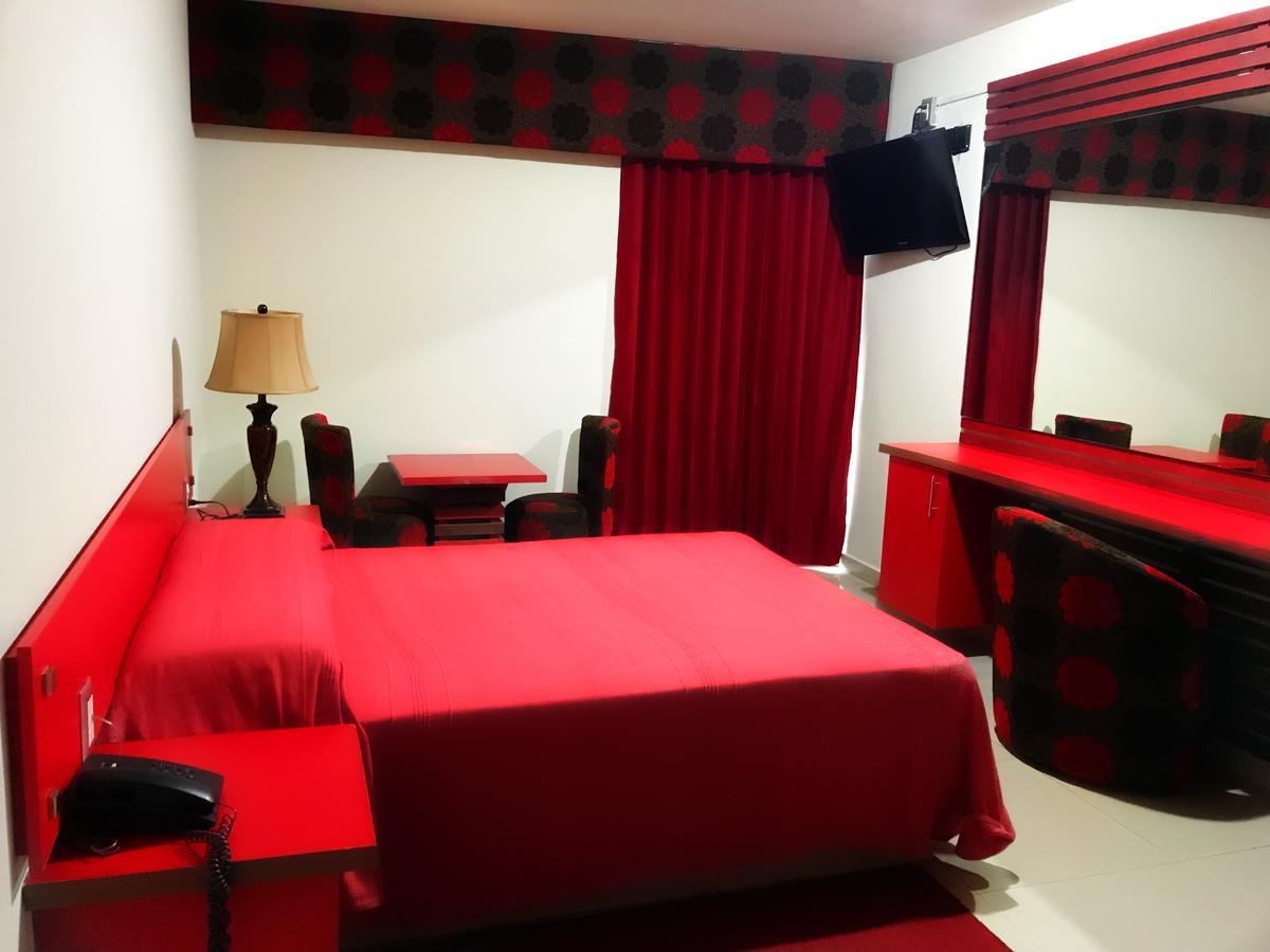Palacio Rojo Hotel Familiar 莫雷利亚 外观 照片